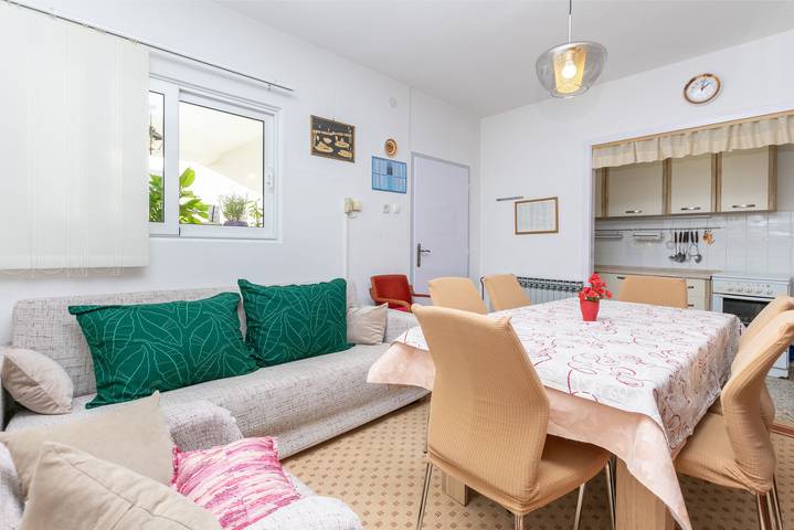 Ferienwohnung für 7 Personen, mit Terrasse und Garten - 1