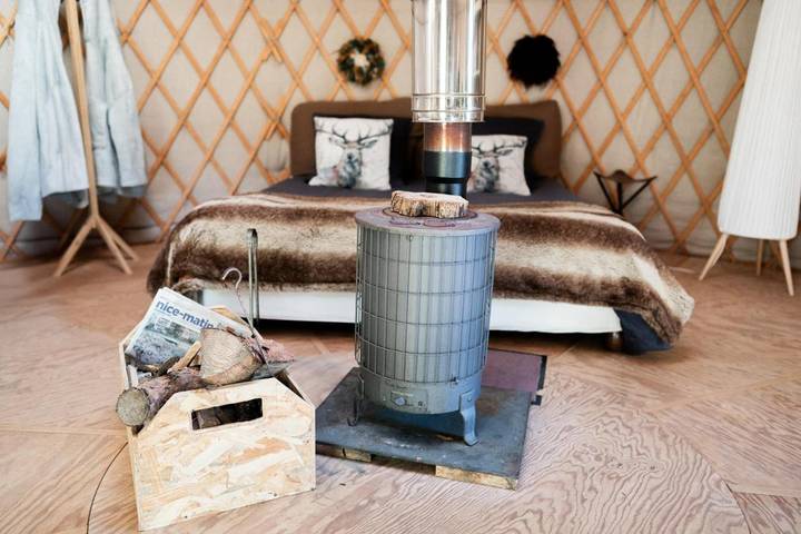 Tente pour 4 personnes, avec vue ainsi que jardin et sauna dans les Alpes maritimes - 2