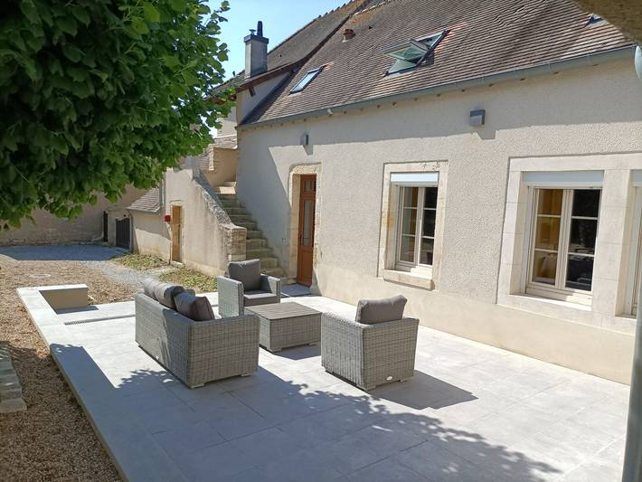 Gîte pour 10 personnes, avec terrasse dans Saint-Amand-Montrond - 2
