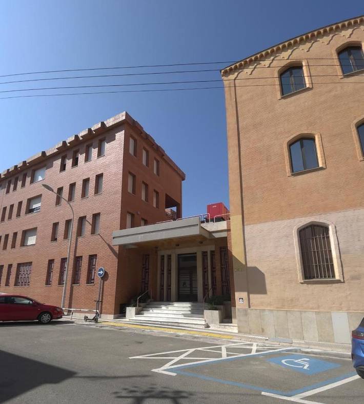 Cama y desayuno para 4 personas, con Jardín y Vistas en Tortosa