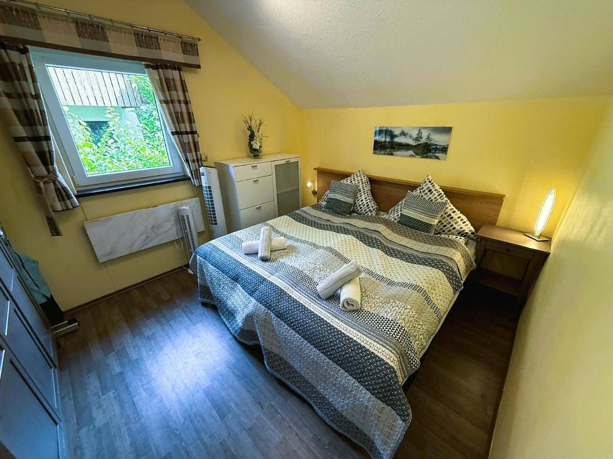 Ganze Wohnung, One-Bedroom Apartment in Grafenwiesen, Ostbayern