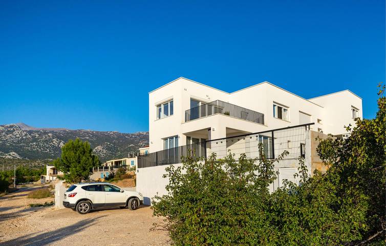 Ferienhaus für 6 Personen, mit Terrasse und Pool