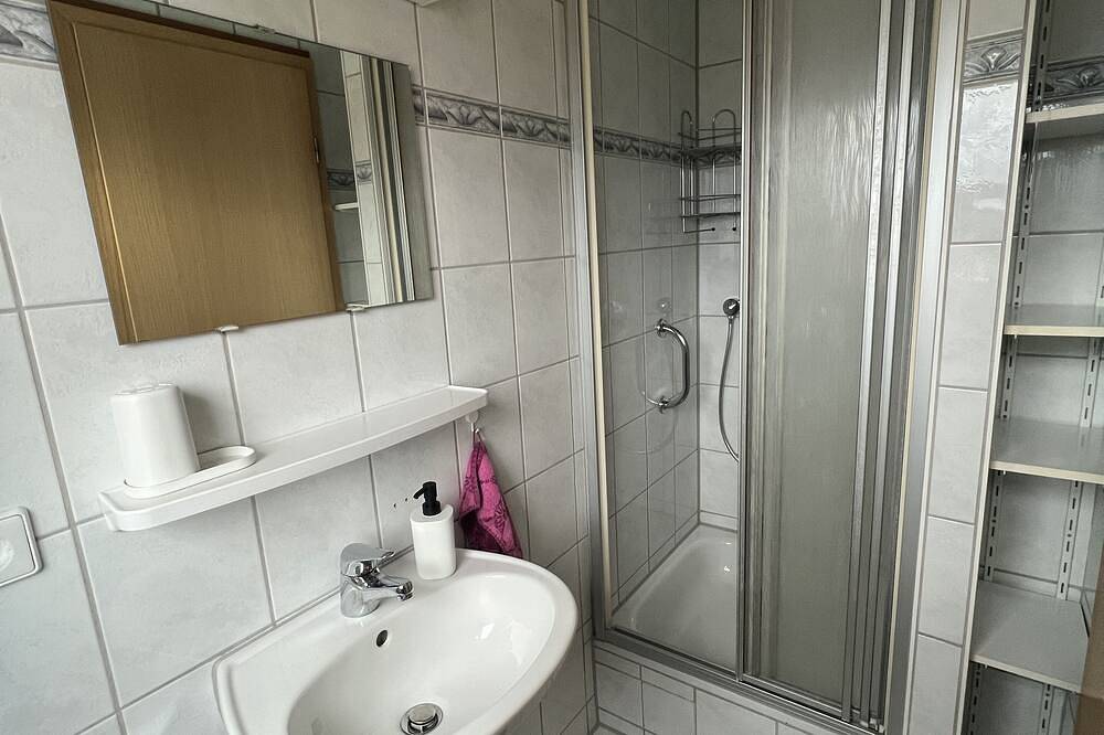Ganze Wohnung, Schönes Zimmer mit Integriertem Bad - Ideal für Geschäftsreisen in Ulm, Schwaben