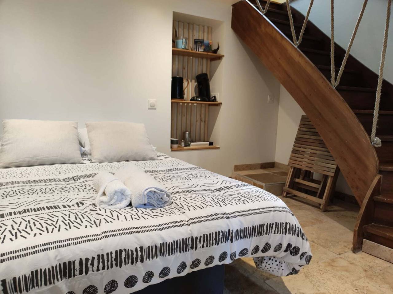 Bed and Breakfast 'Jolie' met uitzicht op de bergen, privéterras en Wi-Fi in Sainte-Engrâce, Oloron-Sainte-Marie en omgeving