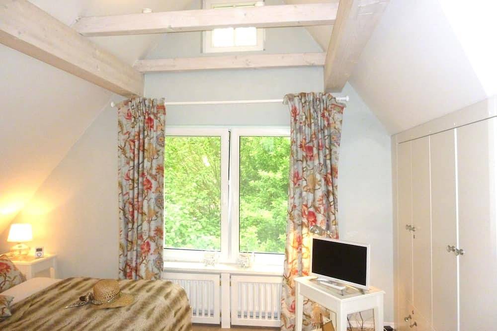 10 Minuten vom Strand, Reetdachhaus mit Spa: Sauna & Whirlpool in Wittenbeck, Rostock und Umgebung