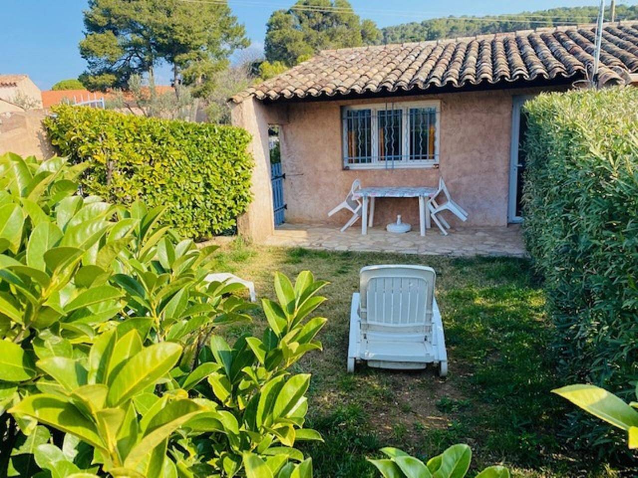 Casita de campo "Location, Piscine, Animaux, Var, Wifi" con piscina compartida in Lorgues, Region de Draguignan