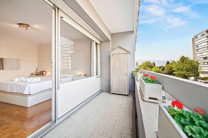 Entire apartment, Taverney | Spacious, bright apartment (Geneva) in Le Grand-Saconnex, Lake Geneva