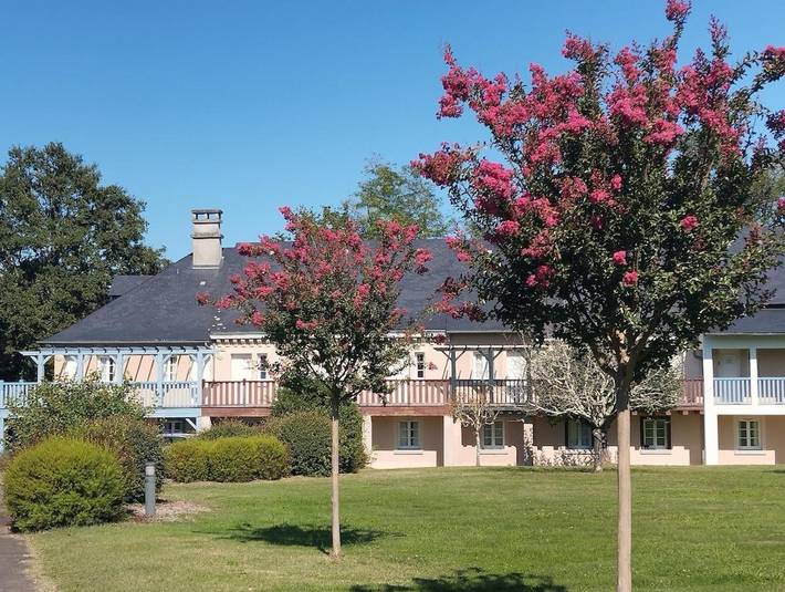 Apartamento de vacaciones para 4 personas, con jardín además de vistas y piscina - 1