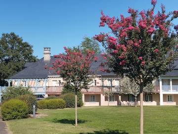 Gîte pour 4 personnes, avec piscine ainsi que vue et jardin à Argentat