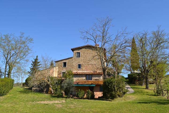 Location de vacances pour 2 personnes, avec vue ainsi que piscine et jardin à Greve In Chianti - 2