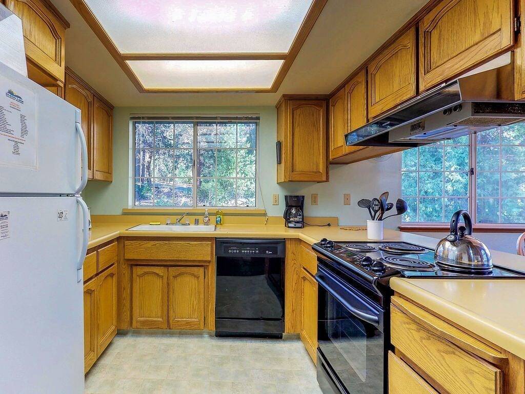 Klassisch charmantes familienfreundliches Haus mit bester Lage und großer Terrasse in Shaver Lake, Kings Canyon Nationalpark