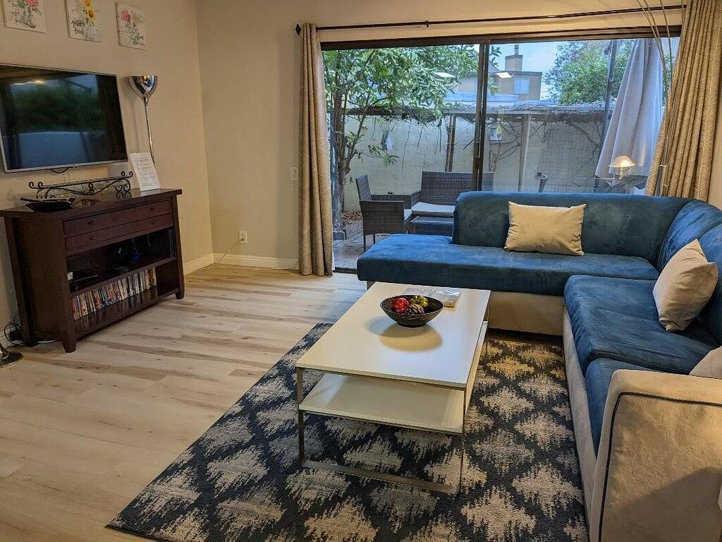 Ganze Wohnung, Walk to Disney, hot tub, strollers! One Parking Spot in Anaheim, Orange County