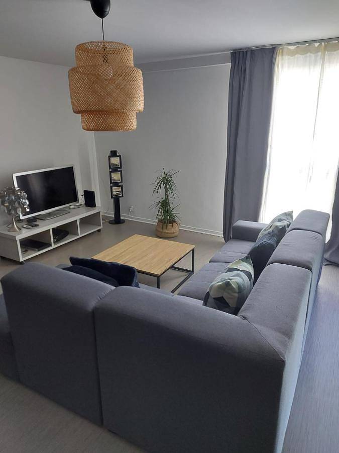 Appartement entier, Three-Bedroom Apartment in Miribel, Ain