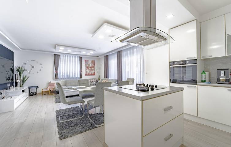 Modernes 2BR Apartment mit Pool, Parkplatz, WiFi in Zagreb und Umgebung
