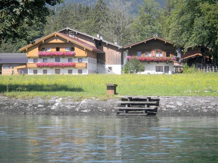 Apartamento de vacaciones para 4 personas, con vistas al lago además de jardín y vistas - 1