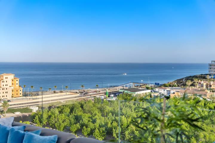 Holiday Home 'Fantastic Townhouse Near The Beach' with Sea View, Wi-Fi and Air Conditioning in Playa El Ejido (Mijas), Fuengirola