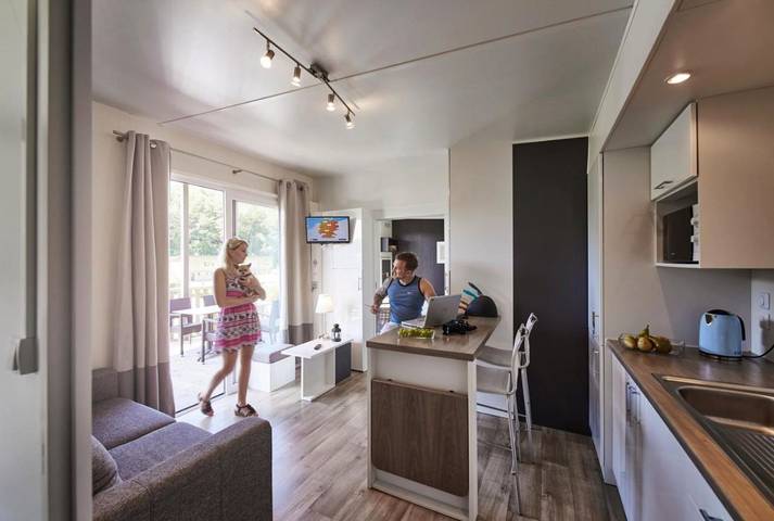 Chalet pour 2 personnes, avec piscine ainsi que bassin pour enfant et balcon, adapté aux familles dans Luxembourg - 2
