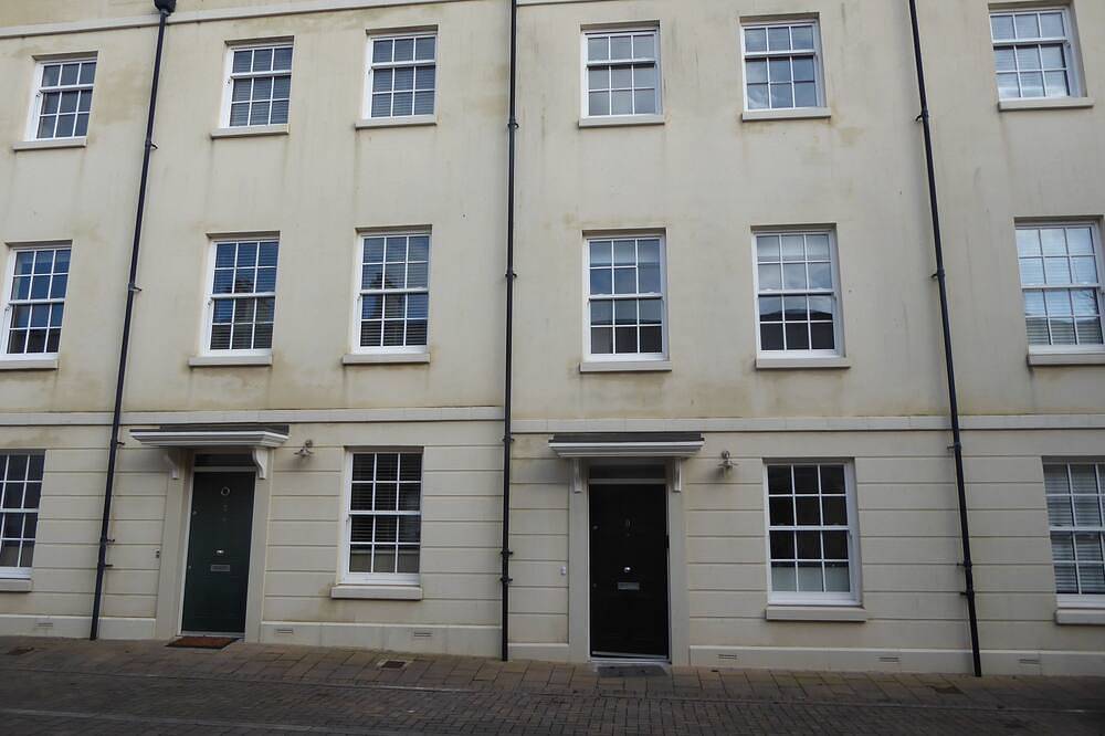 Modern 4 bed Townhouse in Mountwise with study in Plymouth, Sudoeste de Inglaterra