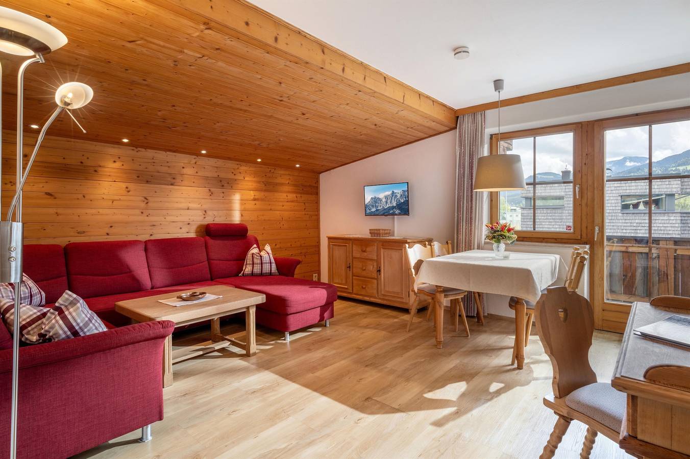 Geheel vakantieappartement, Hornblick in St. Johann in Tirol, Kaisergebirge