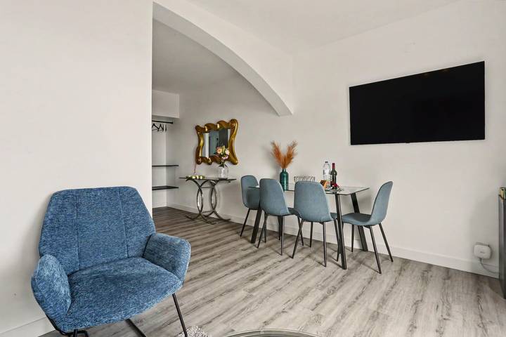 Holiday Home 'Lobo's House' with Sea View, Private Terrace and Wi-Fi in Câmara de Lobos, Maderia