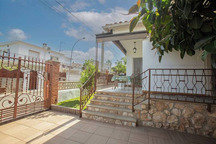 Apartamento para 4 personas, con balcón y jardín en Torredembarra