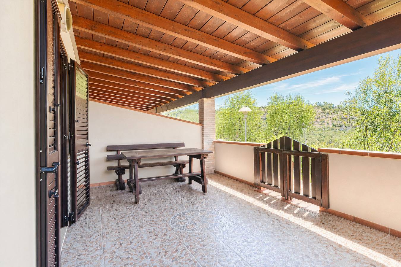 Appartamento intero, 'Casa Mimosa . Villa Mapa' con vista mare, Wi-Fi e aria condizionata in Vieste, Gargano