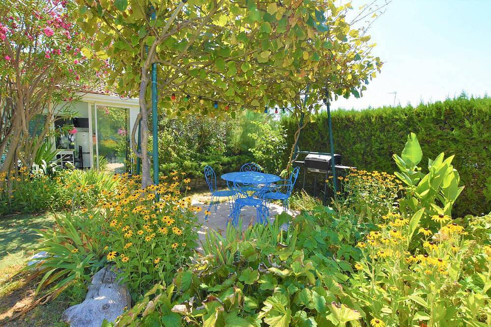 Beautiful home in Donzère with Wifi in Donzère, Nyons region