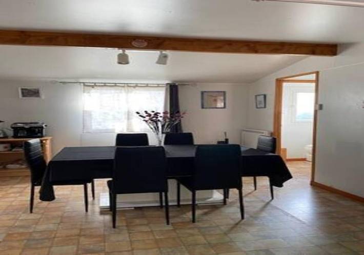 Camping pour 4 personnes, avec Terrasse ainsi que Jardin et Piscine