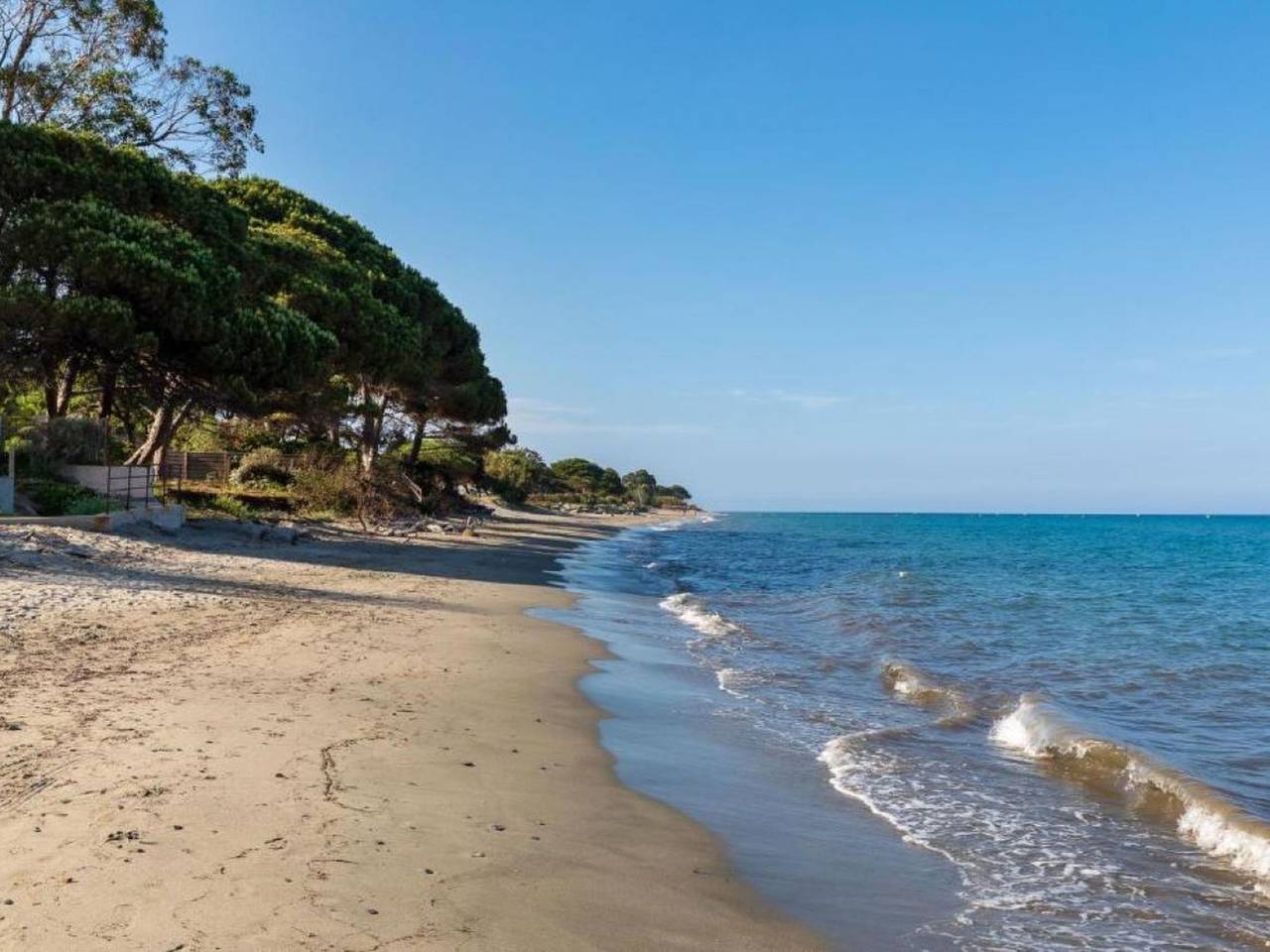 Ganze Wohnung, Mb4 Loggia in Santa-Lucia-di-Moriani, Corte und Umgebung