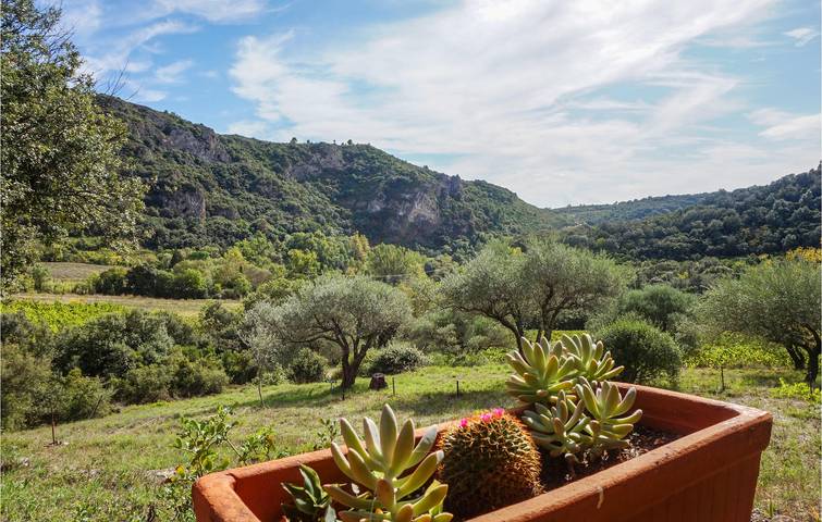 Appartement de jardin près de la rivière Orb ! in Roquebrun, Région de Béziers