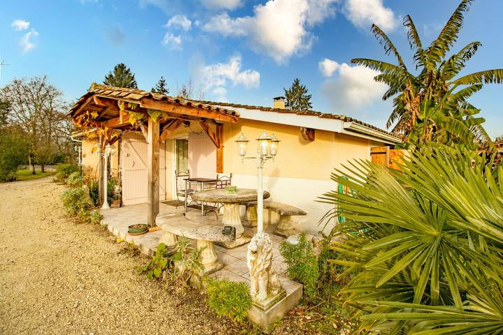 Escapade ai Pouges – Casa ristrutturata con giardino, Wi-Fi veloce, barbecue in Saint-Avit-Saint-Nazaire, Libourne e dintorni
