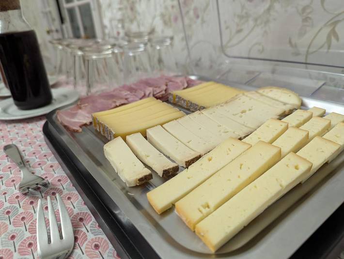 Location de vacances pour 2 personnes, avec jardin ainsi que terrasse et vue à Fougerolles - 3