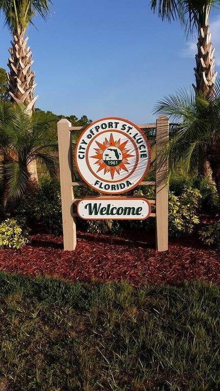 Cozy Port St Lucie getaway. Lanai Plus Private Heated Pool & Private Gardens in Port St. Lucie, St. Lucie County