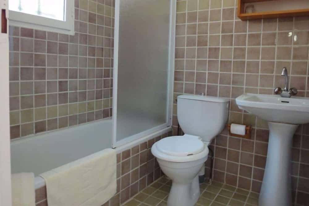Appartement entier, Dans  villa, charmant studio 2 pers avec terasse à St Paul de Vence in Saint-Paul-de-Vence, Côte méditerranéenne (France)