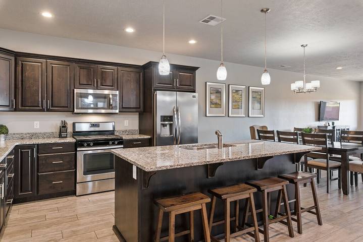 Ferienhaus für 12 Personen, mit Whirlpool und Pool sowie Terrasse - 1