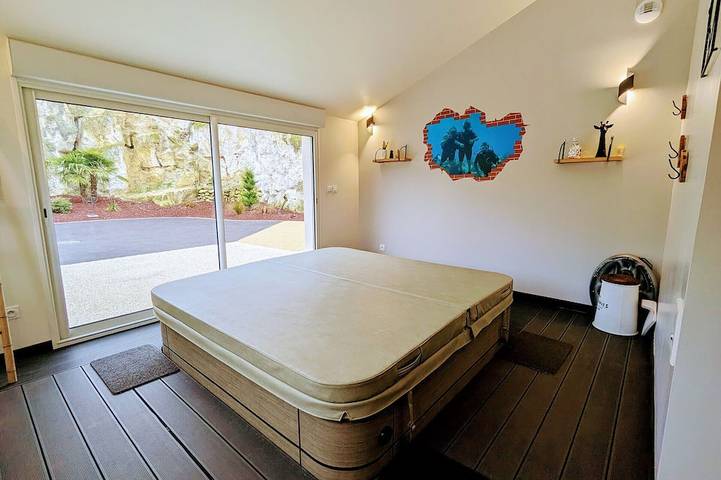 Gîtes de charme avec jacuzzi, piscine chauffée, et activités familiales près du Zoo de Beauval et des Châteaux in Villentrois-Faverolles-en-Berry, Vallée de la Loire
