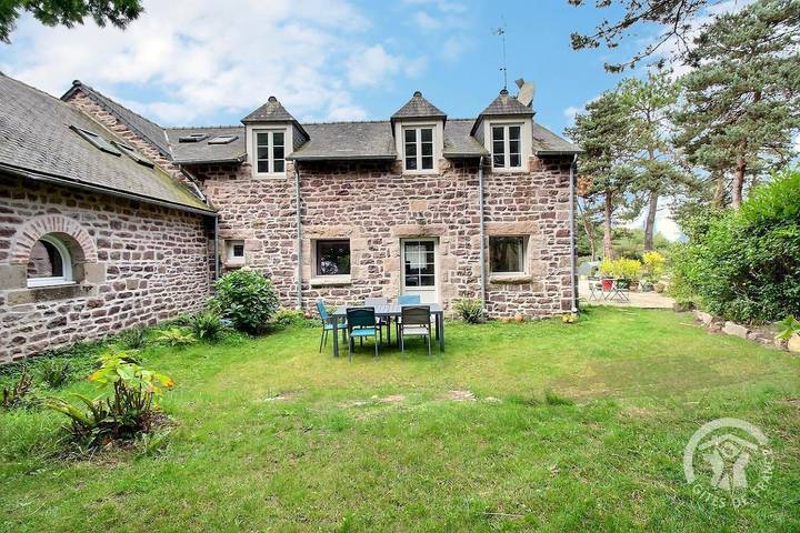 Gîte pour 4 personnes, avec jardin à Plévenon - 3