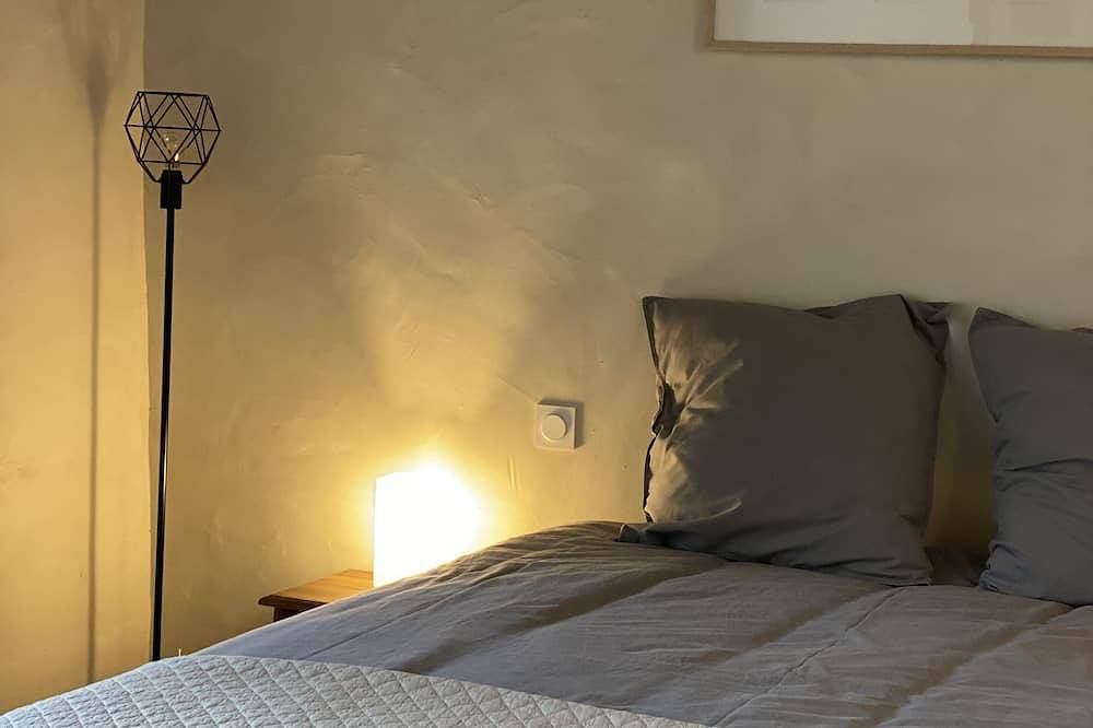 Appartement entier, Appartement dans Château pour 4 personnes avec Piscine commune in Lussan, Région de Nîmes