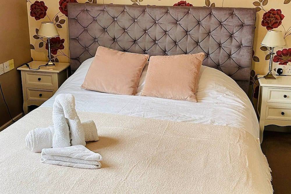 Huntingdon 6 beds Free parking\n in Huntingdon, Cambridgeshire