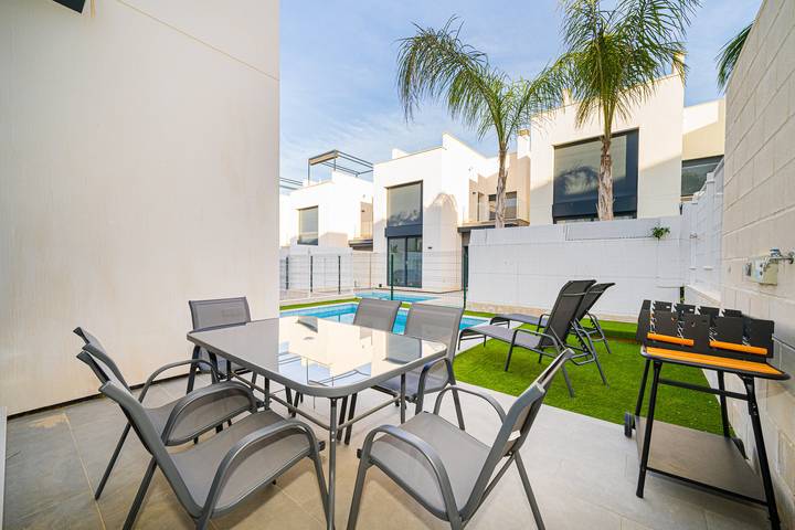 Casa rural para 6 personas, con balcón y jardín en Orihuela - 2