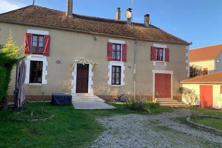 Location de vacances pour 9 personnes, avec Jardin dans Beine