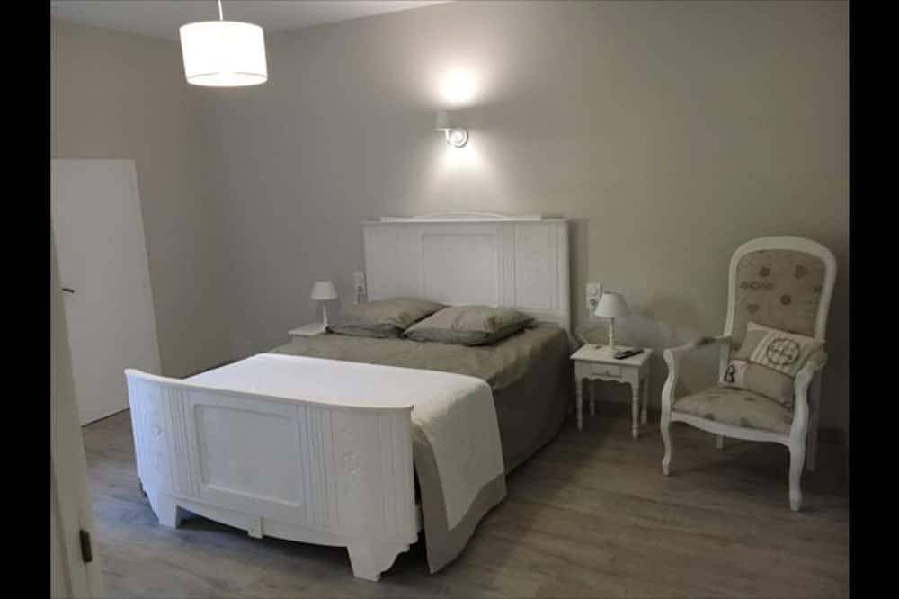 Casa rural para 6 a 8 personas, todas renovadas con jacuzzi, a 20 minutos de puy du fou in Mauléon, Valle del Loira