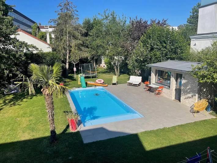 Appartement de vacances pour 2 personnes, avec piscine et terrasse ainsi que jardin et vue