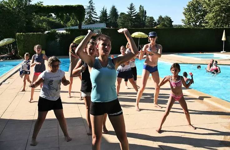 Mobil home pour 10 personnes, avec piscine à Châtel-Guyon - 3