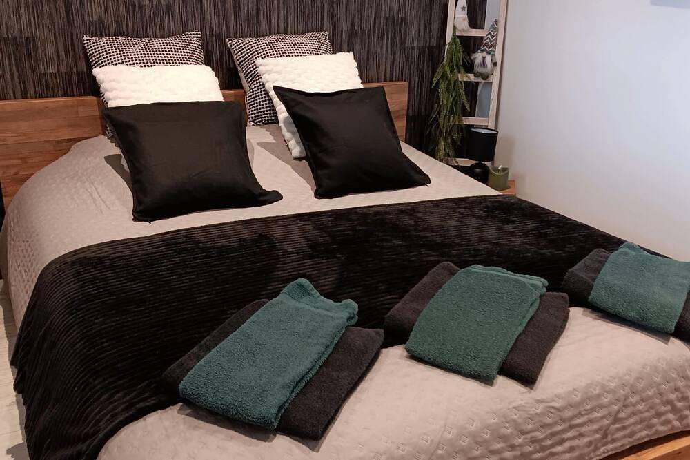 Appartement entier, * Appartement cosy à 10 min de Maastricht et ses belles balades en bord de Meuse in Visé, Région de Liège