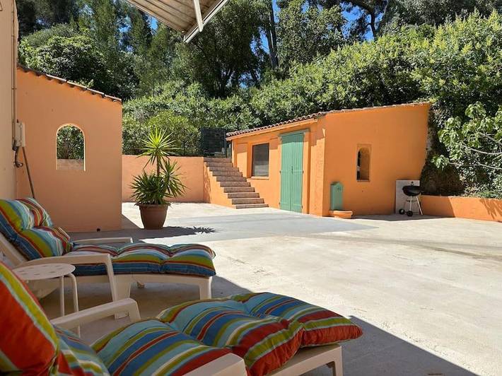 Villa pour 6 personnes, avec Balcon et Terrasse ainsi que Piscine et Vue à Ollioules