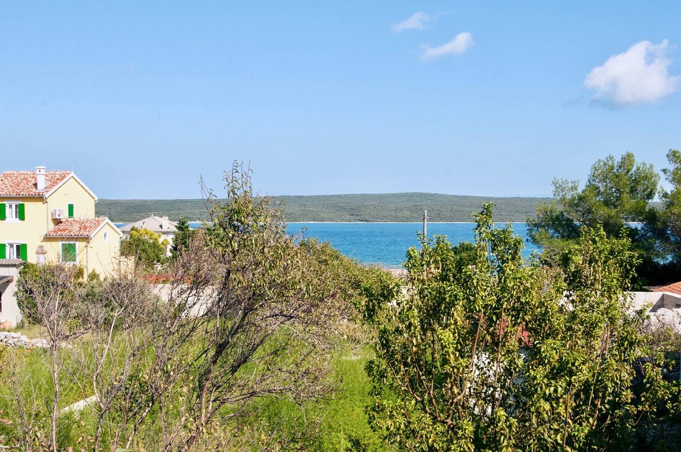 Ganze Wohnung, Ferienwohnung Clara mit 2 Terrassen mit Meerblick 30m vom Strand in Nerezine, Lošinj