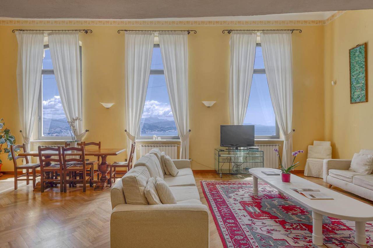 Villa le palme-Pool, garden, terrace & sea view in Costa di Murlo, La Spezia