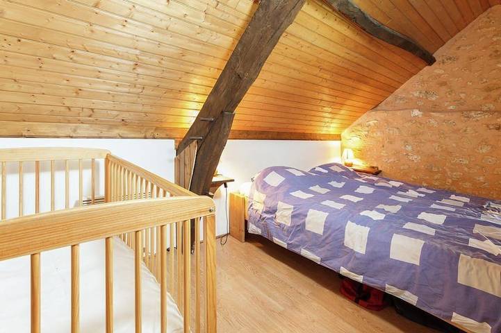 Gîte pour 8 personnes, avec terrasse ainsi que jardin et piscine à Saint-Cirq-Madelon - 4