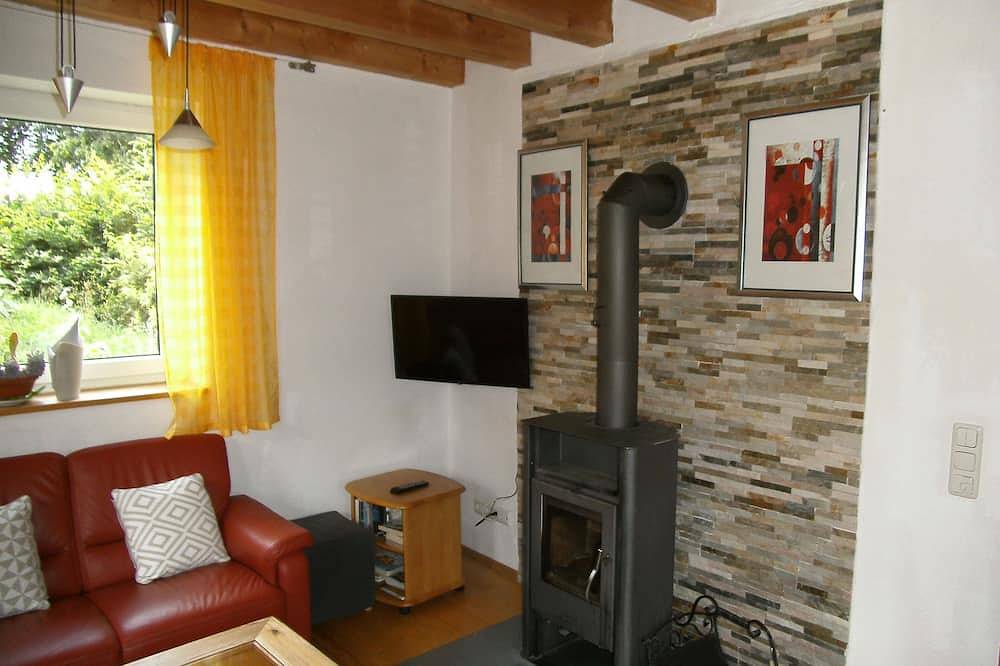 Ganze Wohnung, Gemütliches Ferienhaus (ca. 85qm) mit 3 Schlafzimmern und Garten zur alleinigen Benutzung in Muhr am See, Fränkisches Seenland